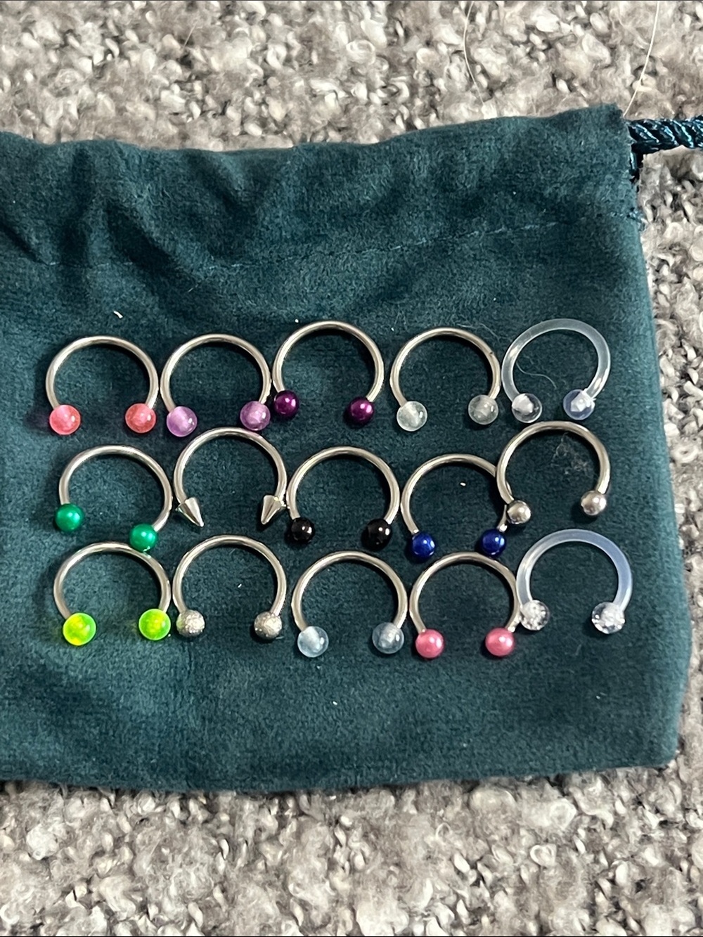 New 15 pack 5g Assorted Circular Barbell Piercing Set — Multicolor